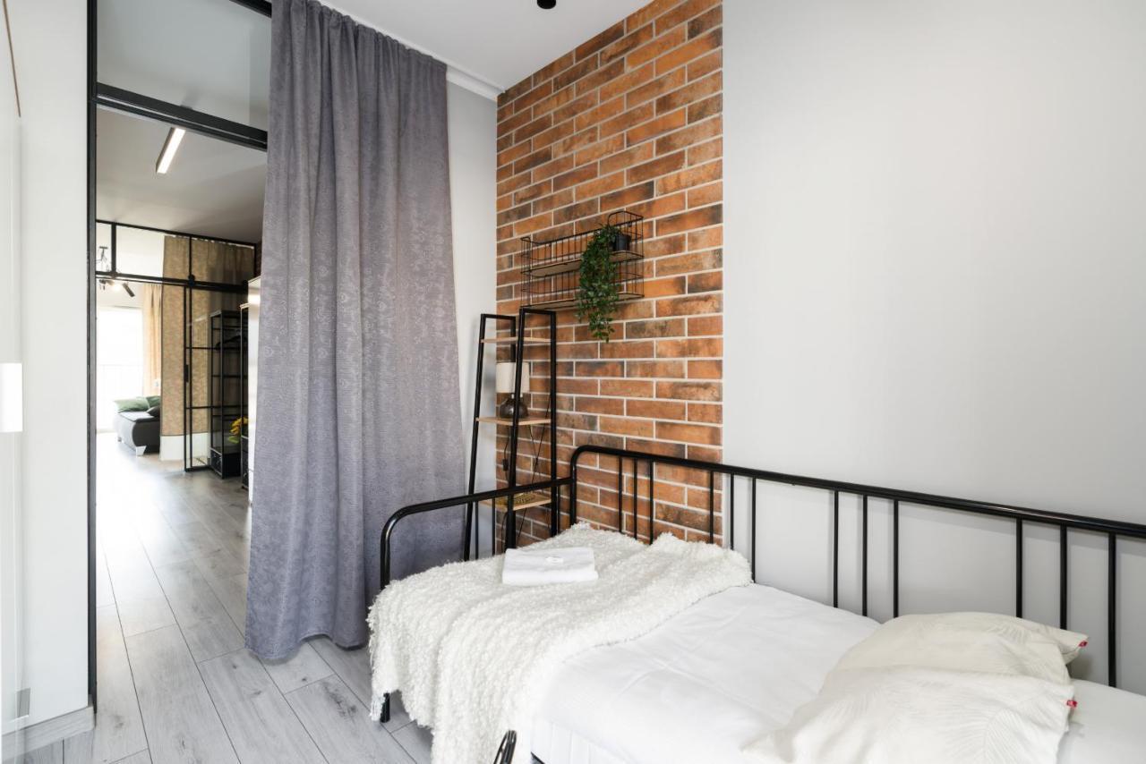 Family Apartment 62M - Sowia With Garage & Balcony By Noclegi Renters Poznań Eksteriør billede
