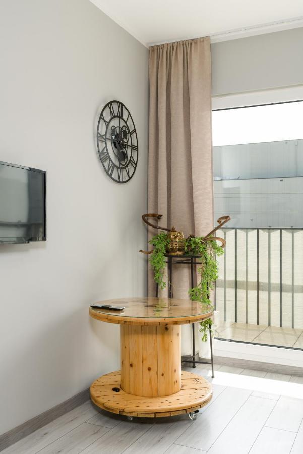 Family Apartment 62M - Sowia With Garage & Balcony By Noclegi Renters Poznań Eksteriør billede