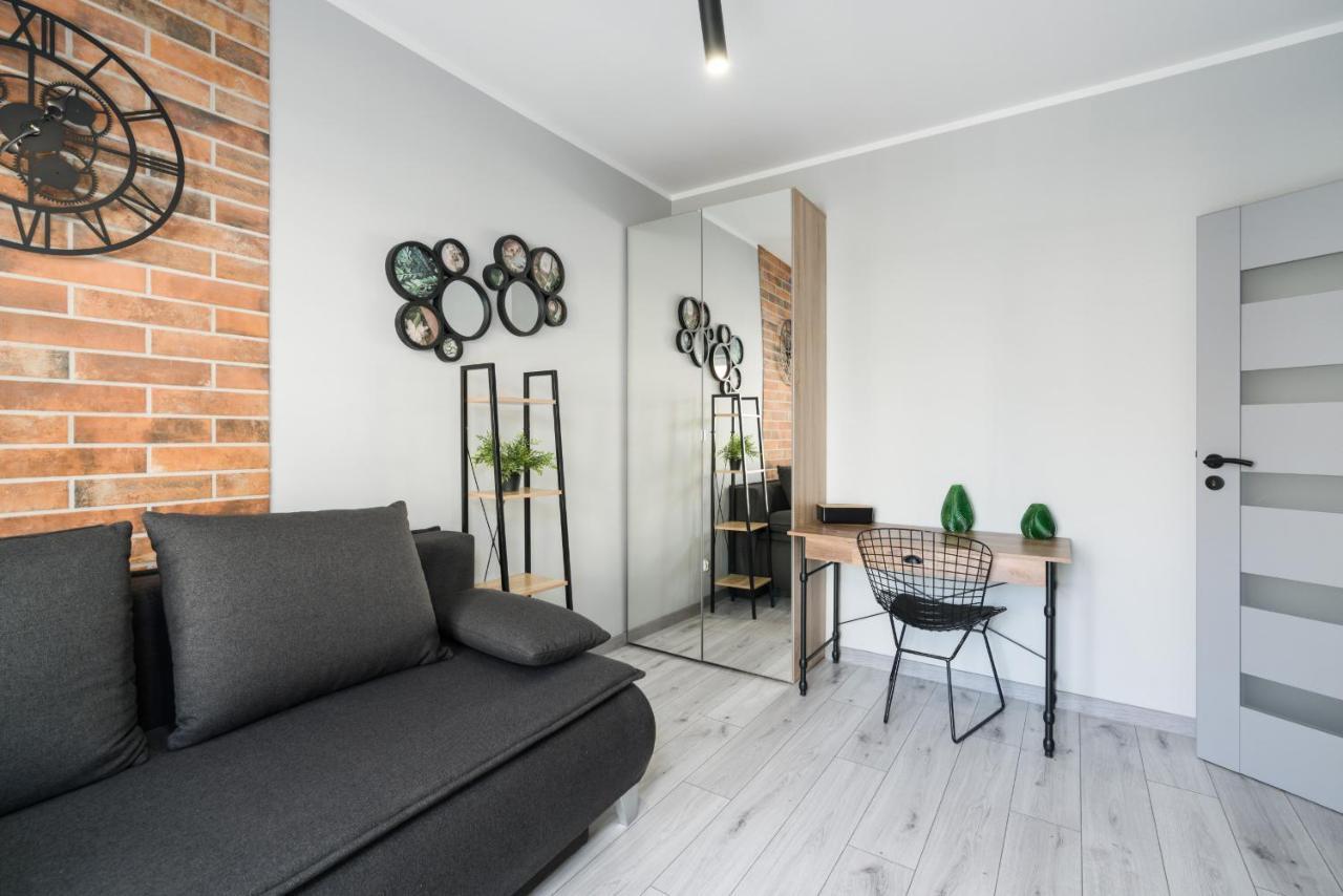 Family Apartment 62M - Sowia With Garage & Balcony By Noclegi Renters Poznań Eksteriør billede