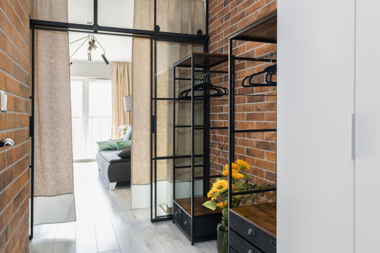 Family Apartment 62M - Sowia With Garage & Balcony By Noclegi Renters Poznań Eksteriør billede