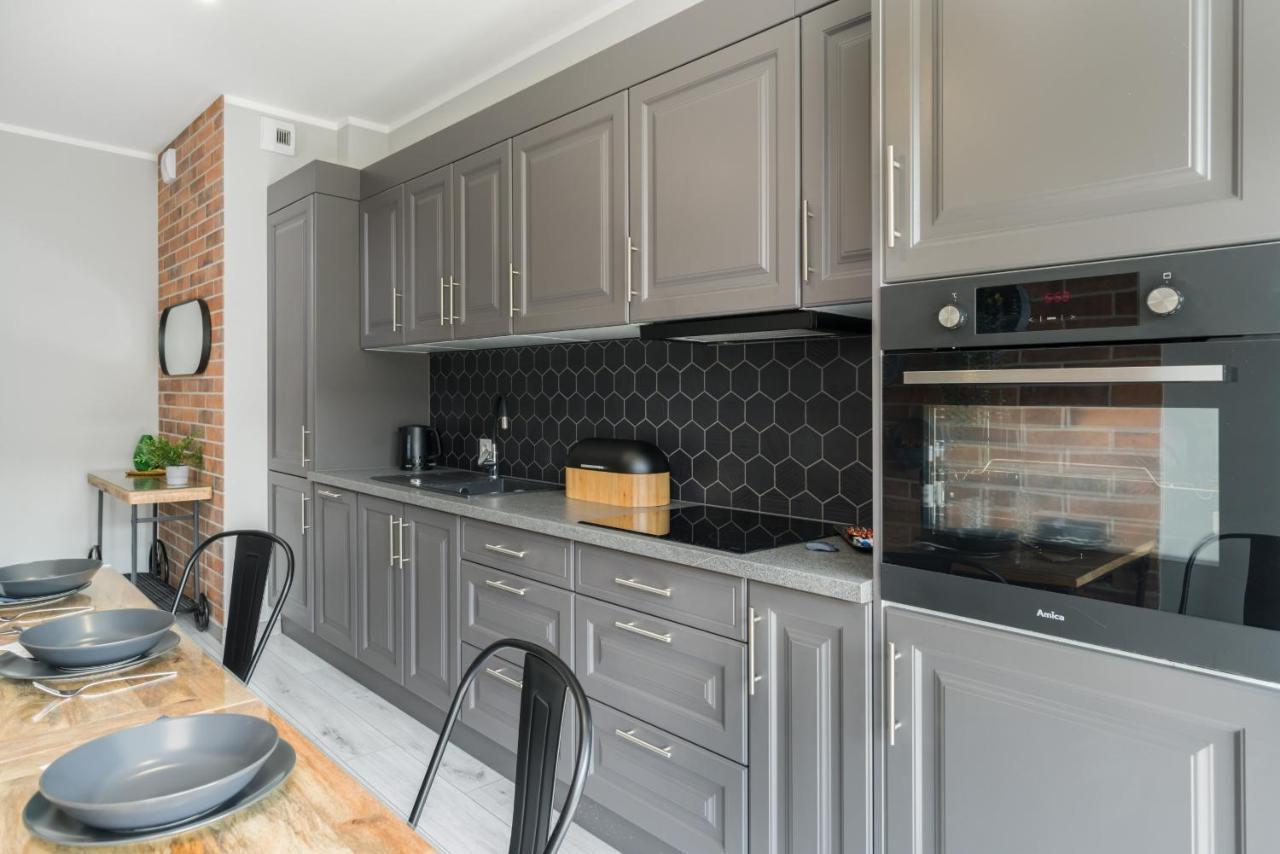 Family Apartment 62M - Sowia With Garage & Balcony By Noclegi Renters Poznań Eksteriør billede
